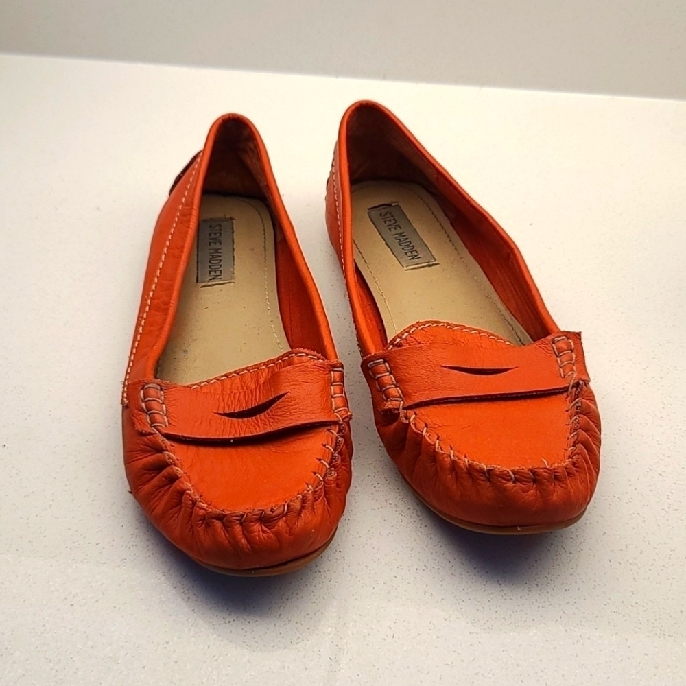 Steve Madden Murphey moccasins size US 6.5 In Orange